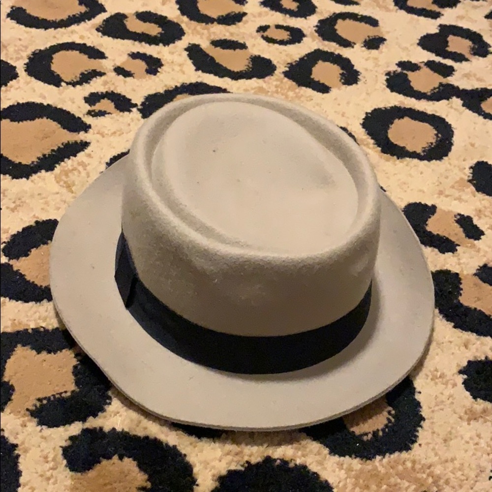 Tan felt hat